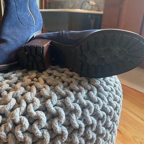 Like new navy Trask boots - Picture 5 of 5